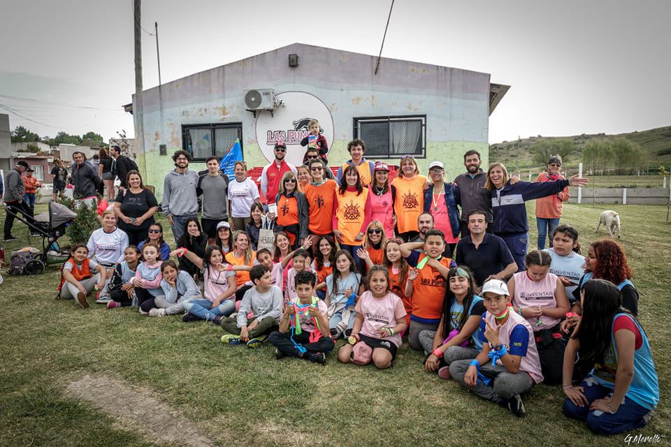 foto de un palo de hockey  el campo de juego